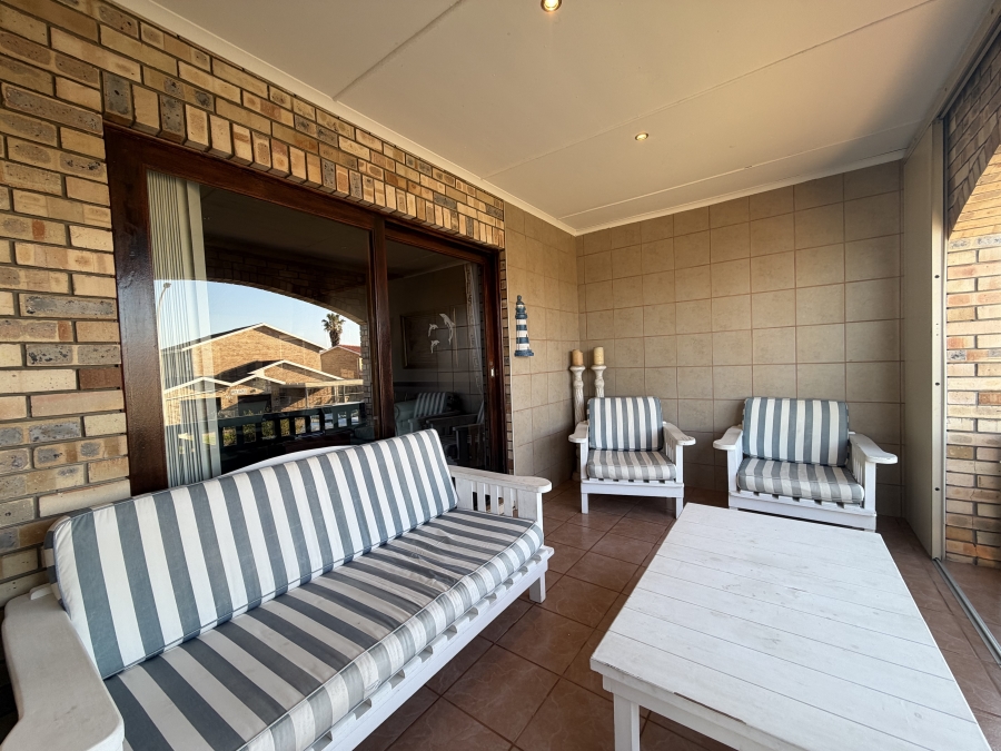 3 Bedroom Property for Sale in Wavecrest Eastern Cape